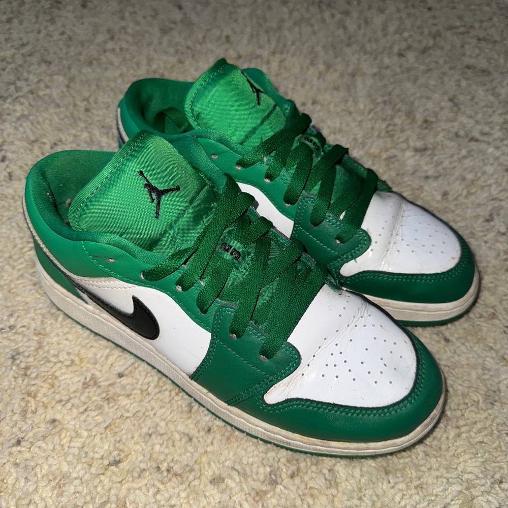 Nike Jordan 1 Low Pine Green Youth 6.5/Women’s 8